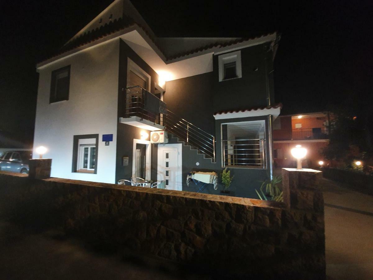 Jeli Apartments สตารีกราด-ปาเคลนีซา ภายนอก รูปภาพ